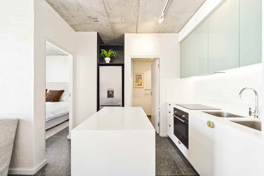 To Let 1 Bedroom Property for Rent in Sea Point Western Cape